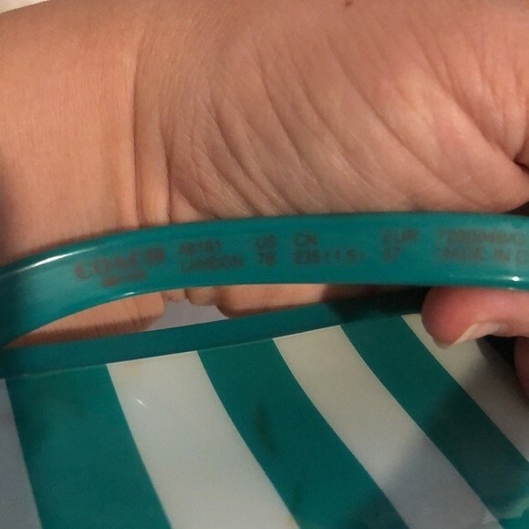 Coach Landon jelly stripped thong flip flops with bow with size 7 - Picture 3 of 7